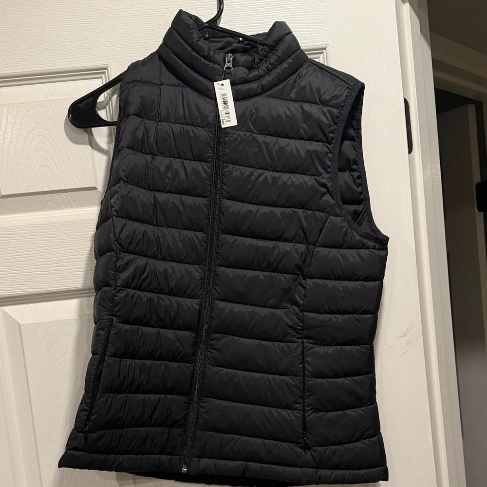 Women's Dark Puffer Vest